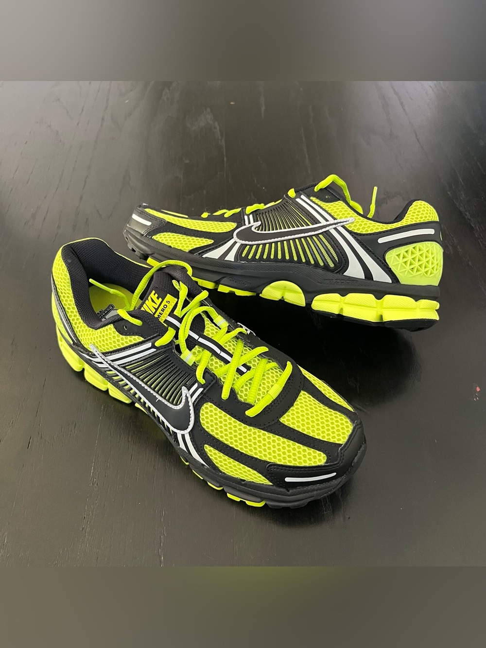 ✔️New✔️ NIKE Air Zoom Vomero 5 'Bright Cactus' - Picture 2 of 8